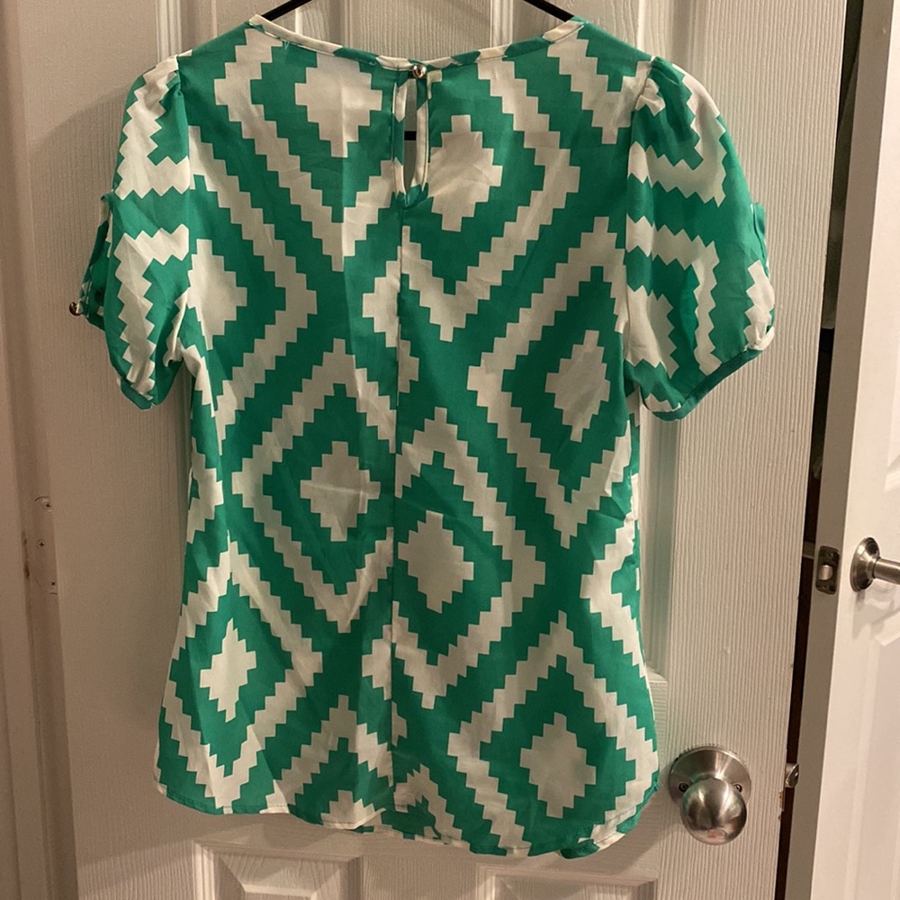 Boutique patterned top - Picture 2 of 2